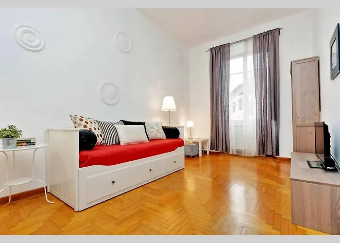 Trastevere For Family & Friends With Separate Living Room - Ac & Wifi