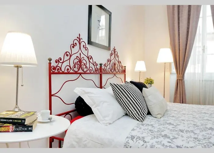 Trastevere For Family & Friends With Separate Living Room - Ac & Wifi